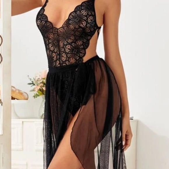 Criss Cross Bodysuit and Mesh Skirt. Bag1 - Picture 7 of 12